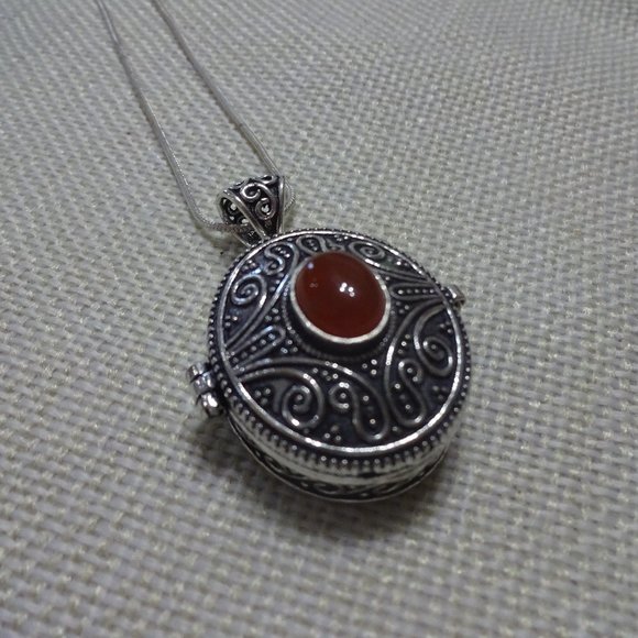 Elegant "CARNELIAN" Filigree Handmade Sterling Locket/Chain #521B - Picture 1 of 4